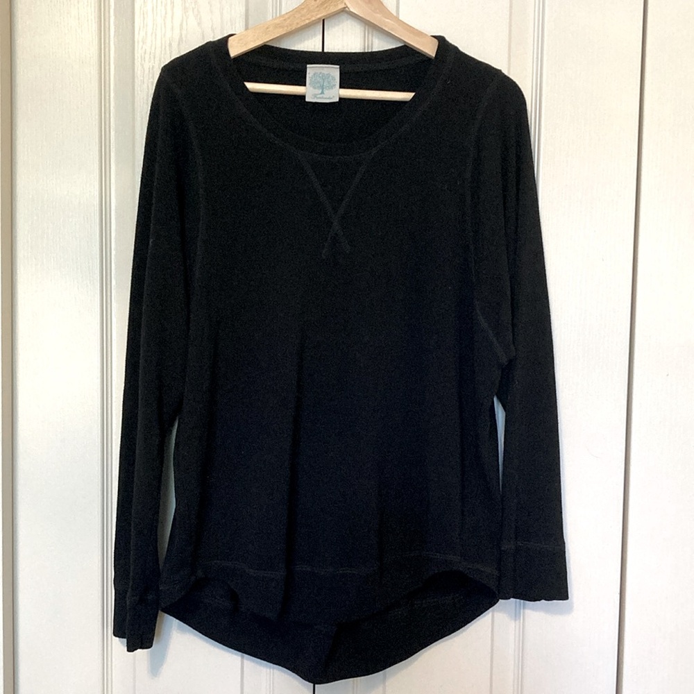 EUC Freeloader black long sleeve light sweater. Super soft! Size medium?